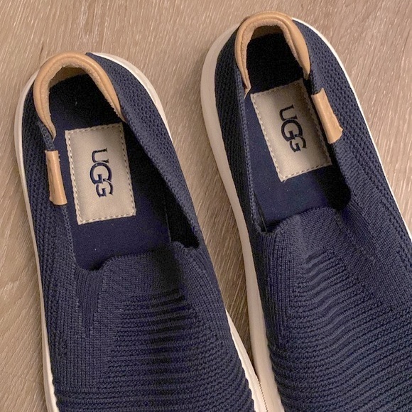 EUC [UGG] Alameda Sammy Navy Ribbed w/ Leather Slip-On Flats Women's Shoe Size 5 - Picture 9 of 12
